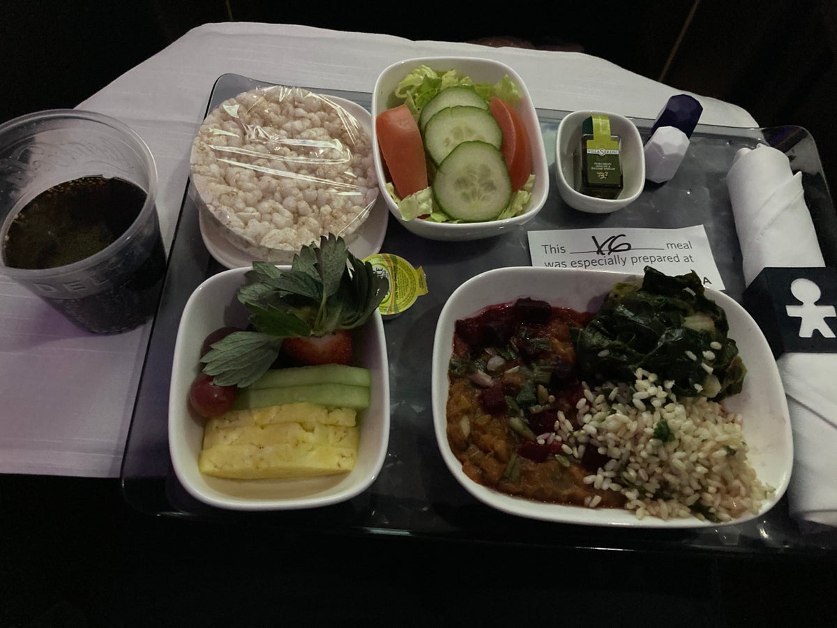 Delta One Suites A330 900neo vegan dinner
