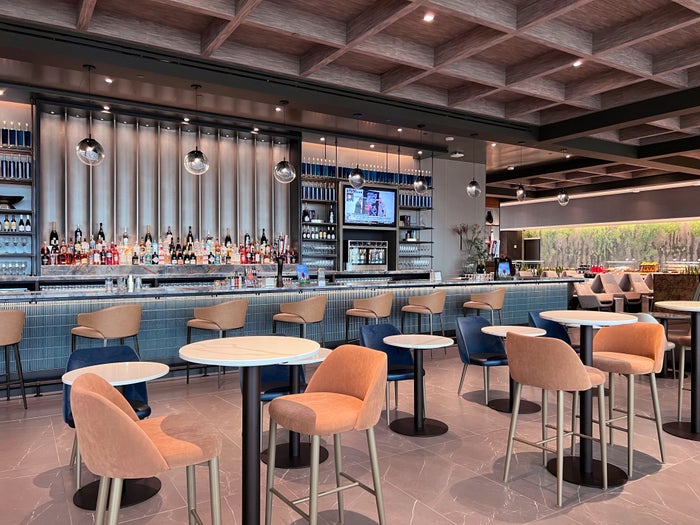 Discover the Stunning New Delta Sky Club in Atlanta [ATL]