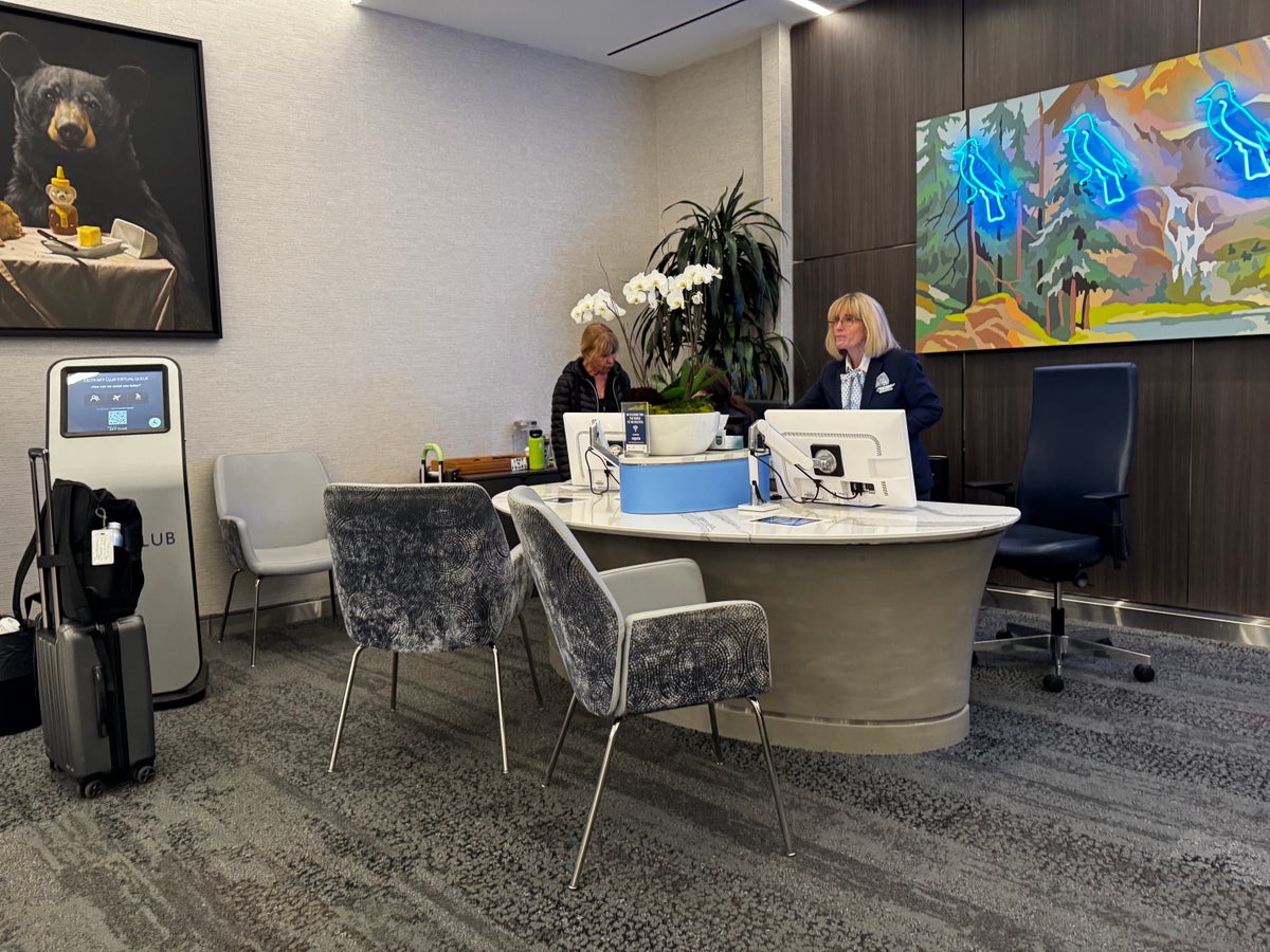 Delta Sky Club SLC Concourse A assistance desk