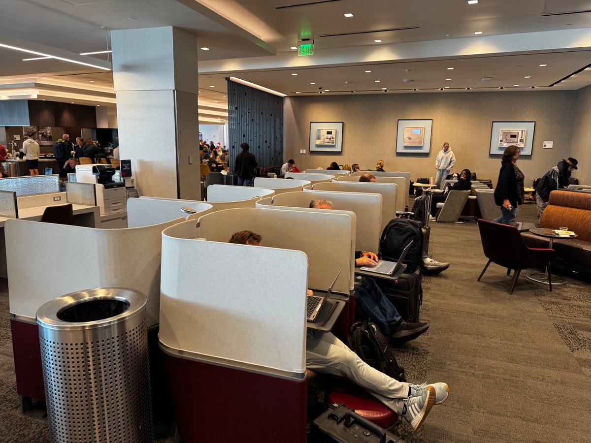 Delta Sky Club SLC Concourse A cubicles printer
