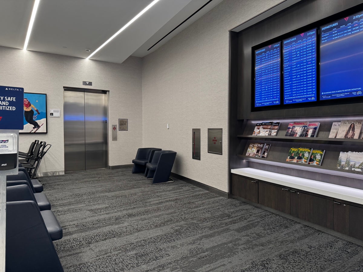 Delta Sky Club SLC Concourse A elevator waiting area