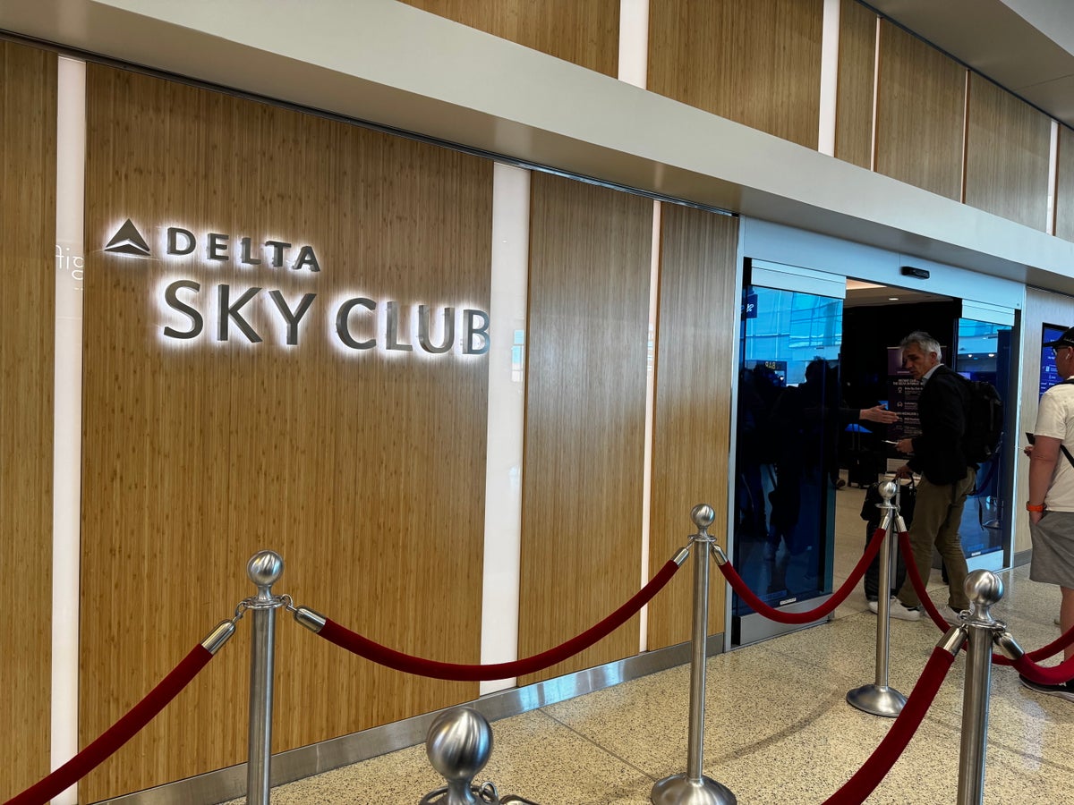 Delta Sky Club in Concourse A at Salt Lake City International Airport [Review]