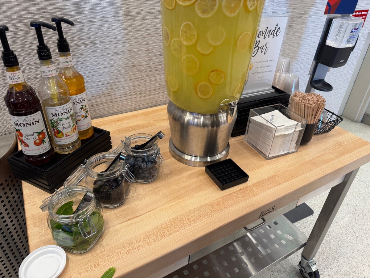 Delta Sky Club SLC Concourse A lemonade station