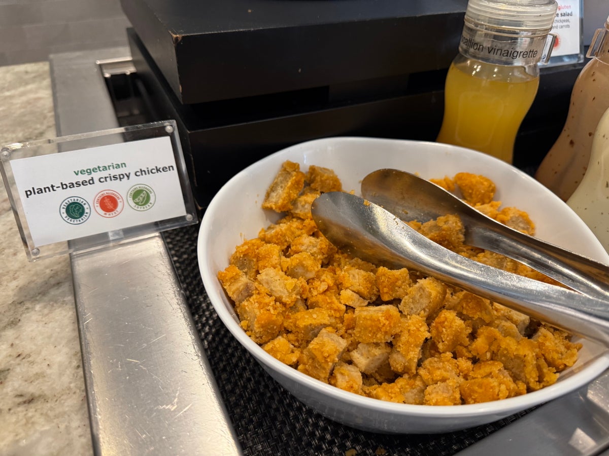 Delta Sky Club SLC Concourse A plant based chicken