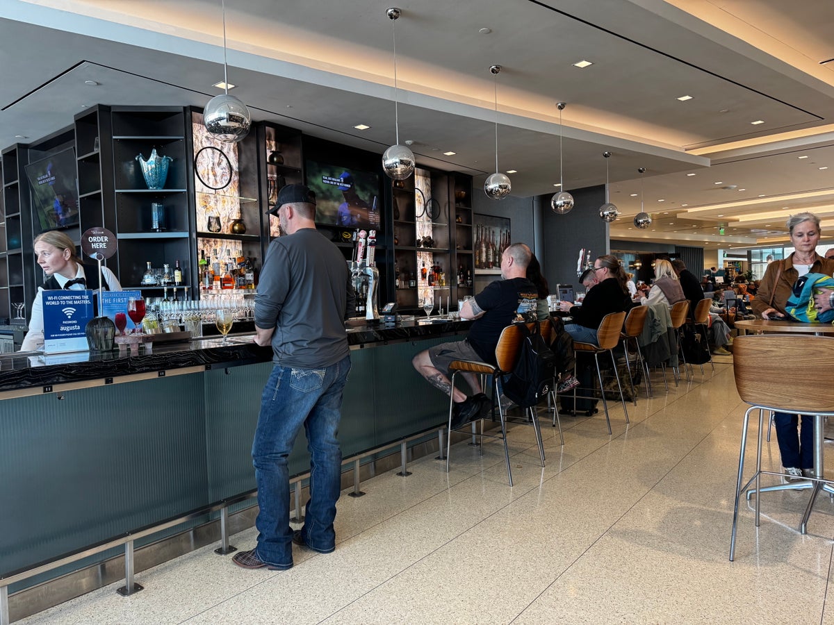 Delta Sky Club SLC Concourse A rear bar