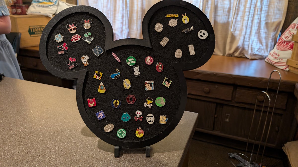 Disney World pin trading