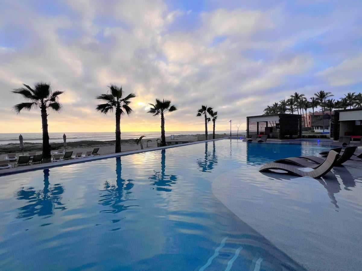 Dreams Mazatlan pool at sunset