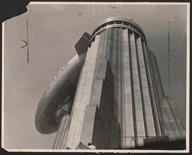 Empire State Building blimp 1931
