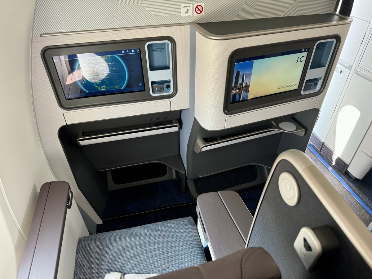 Flydubai business class on the Boeing 737 MAX 8