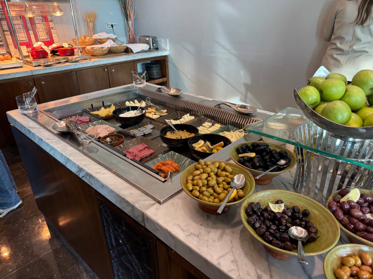 Hilton Bomonti Lounge Food