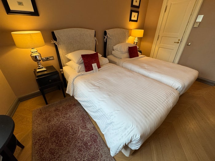 Hotel Telegraaf beds from window