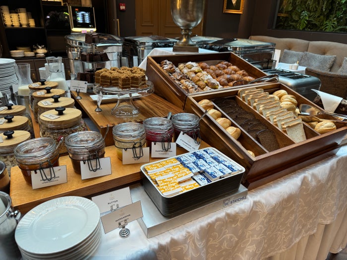 Hotel Telegraaf breakfast breads