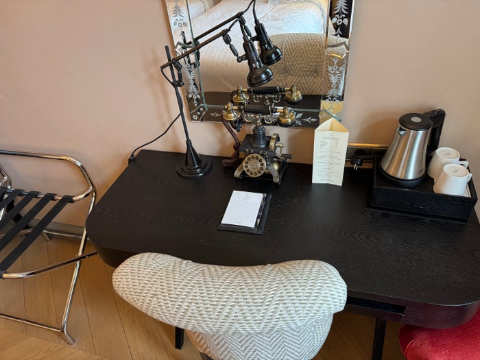 Hotel Telegraaf desk