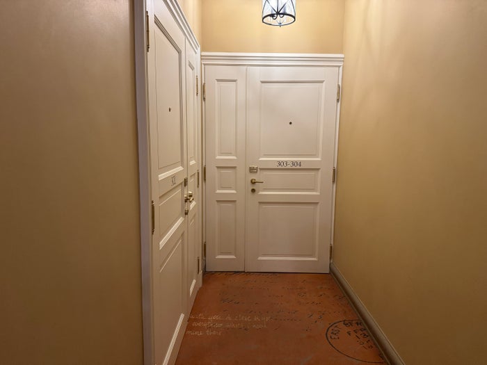Hotel Telegraaf entrance to room