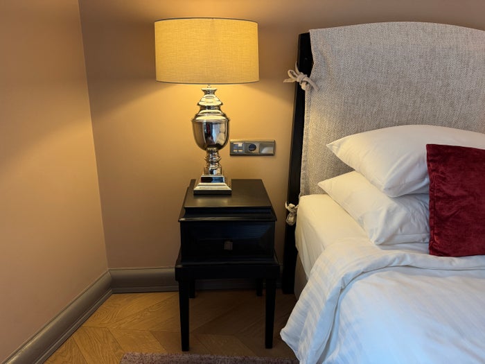 Hotel Telegraaf right nightstand