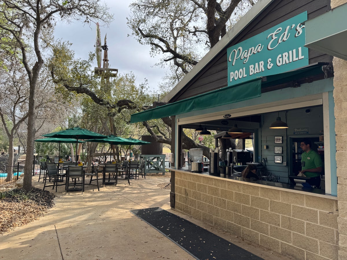 Hyatt Regency Hill Country Papa Eds Pool Bar Grill