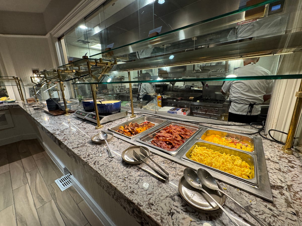 Hyatt Regency Hill Country Springhouse Cafe kitchen and hot dishes