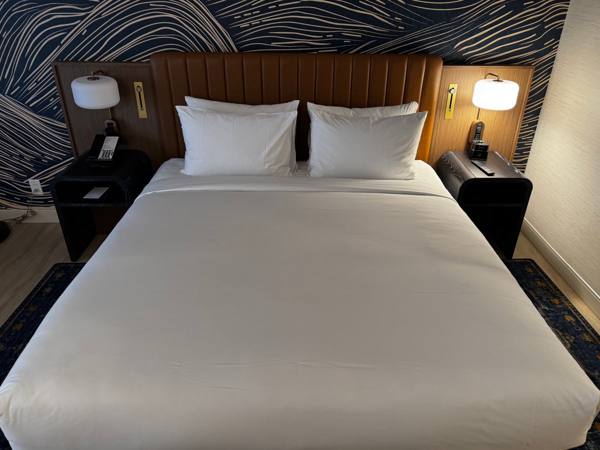 Hyatt Regency Irvine bed