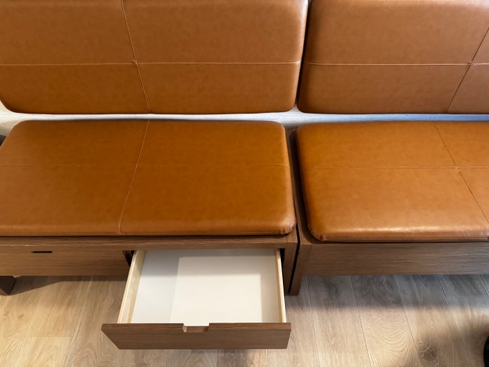 Hyatt Regency Irvine bedroom bench drawers