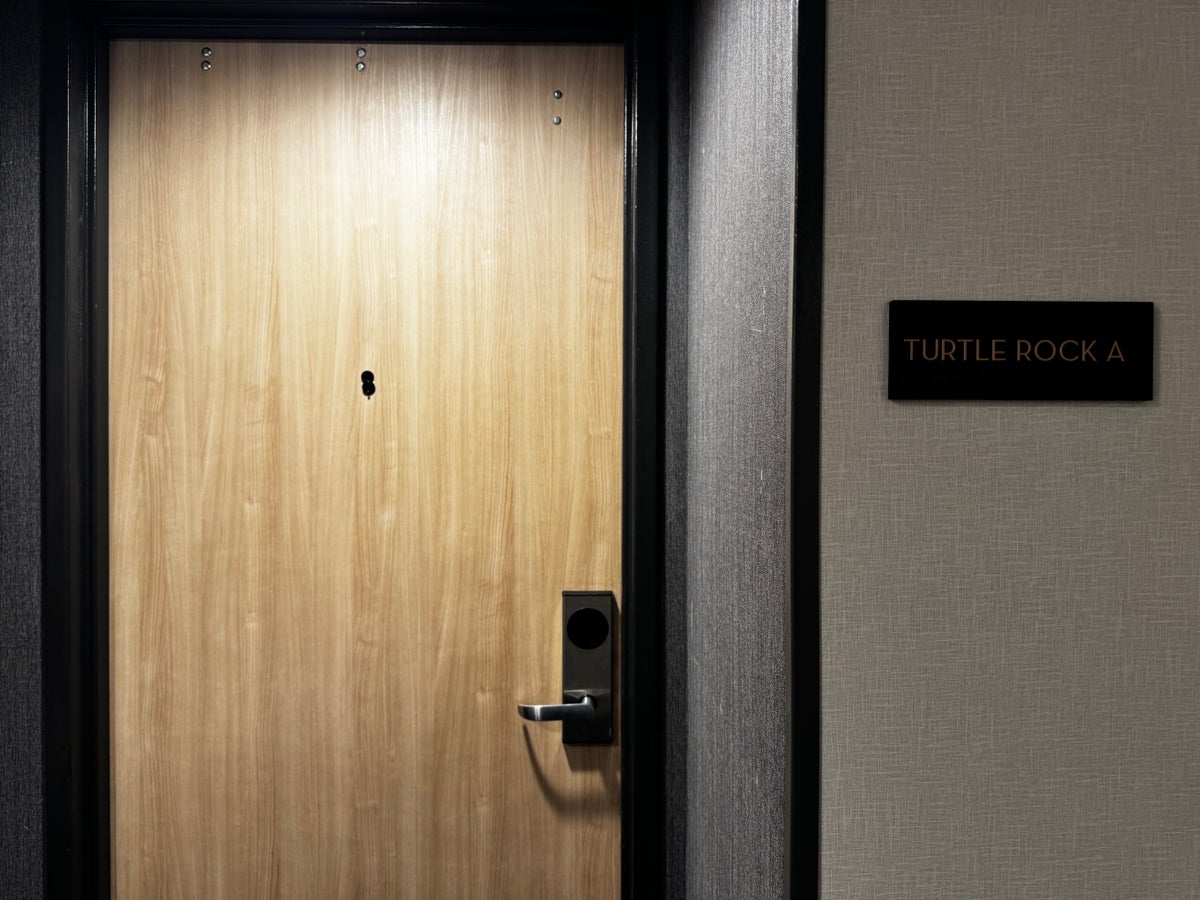 Hyatt Regency Irvine breakout room