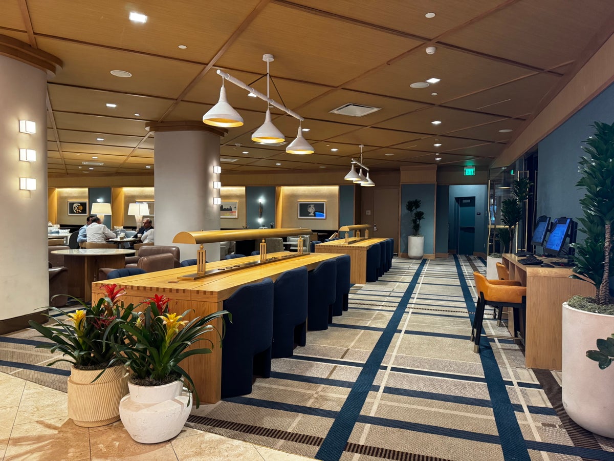 Hyatt Regency Irvine coworking area