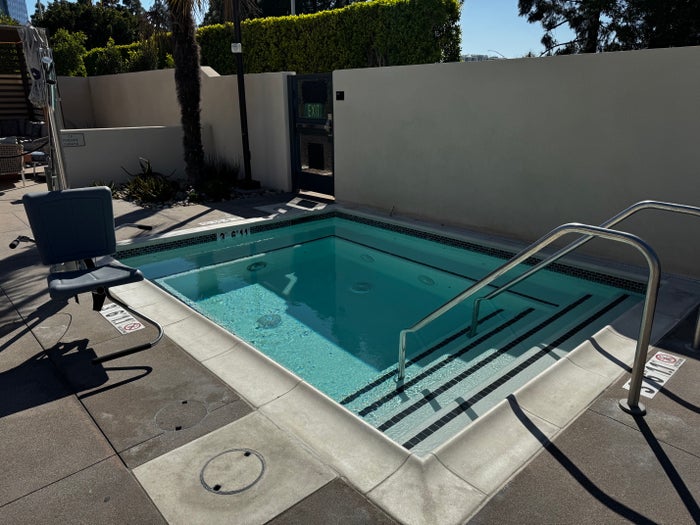 Hyatt Regency Irvine hot tub