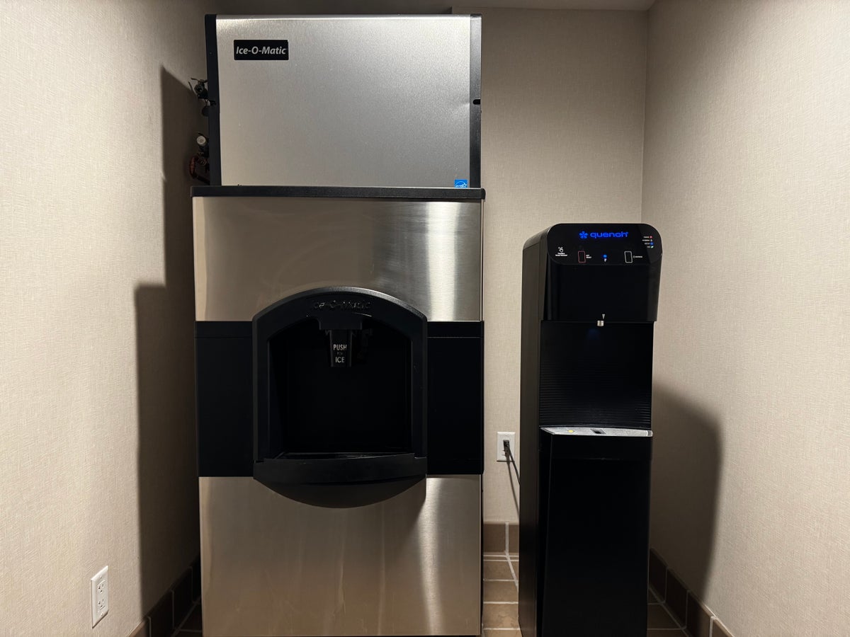 Hyatt Regency Irvine ice water machines