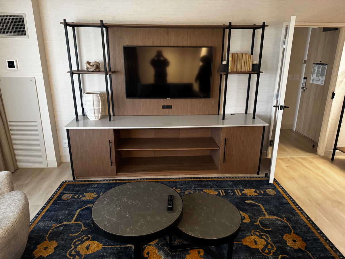 Hyatt Regency Irvine living room TV