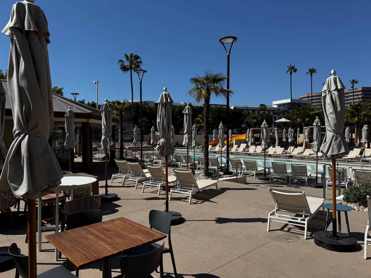 Hyatt Regency Irvine pool bar seating