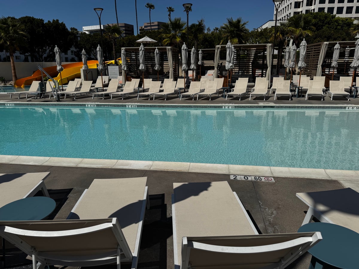 Hyatt Regency Irvine pool seating