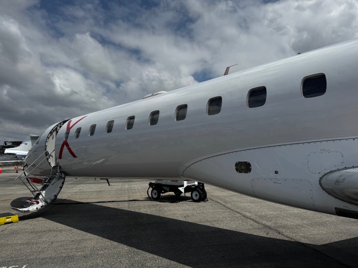 JSX Embraer 145 fuselage