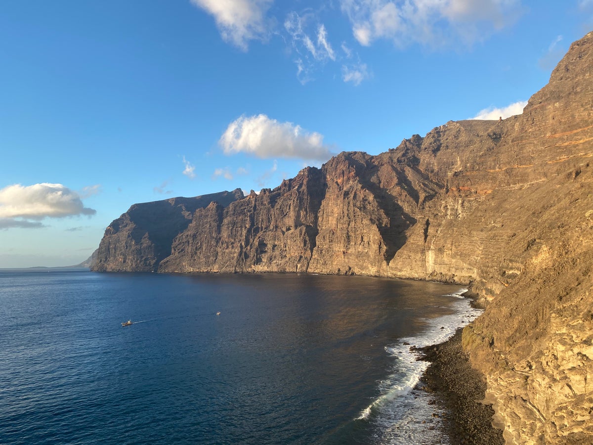 Los Gigantes Cliffs 