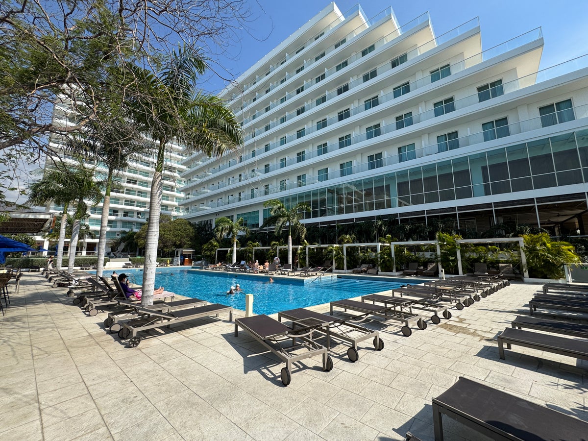 Marriott Santa Marta Pool Resort Shot