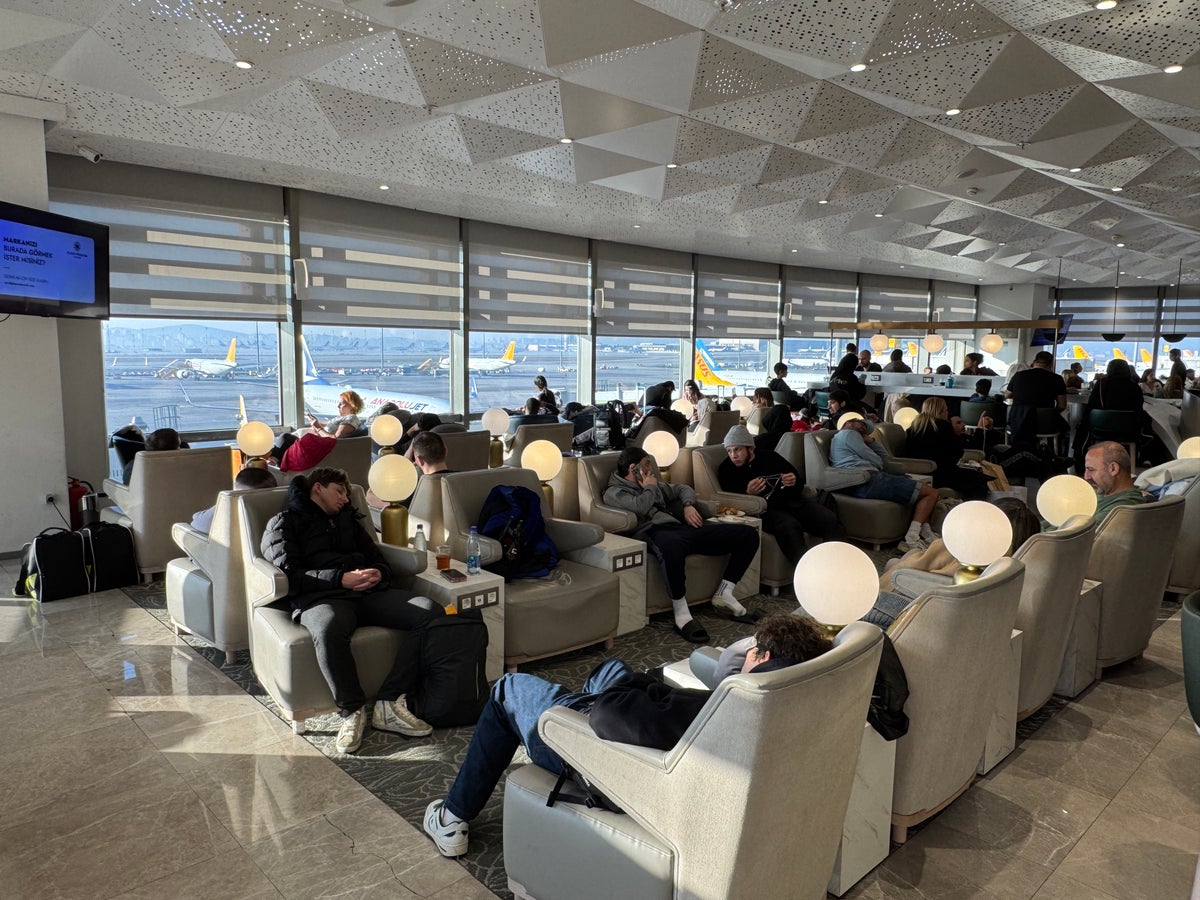 Plaza Premium Bosphorus Lounge at Istanbul Sabiha Gökçen International Airport [Review]