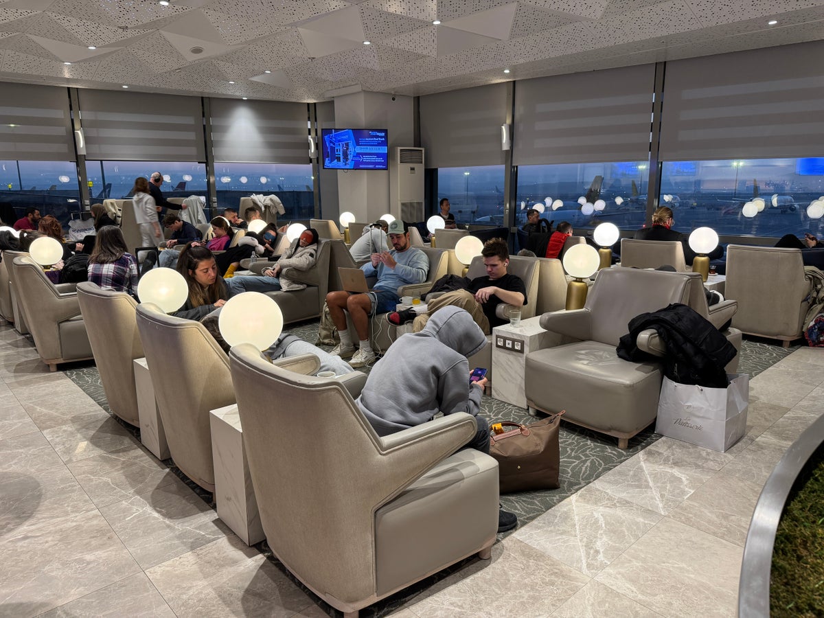 Plaza Premium Bosphorus Lounge SAW seating