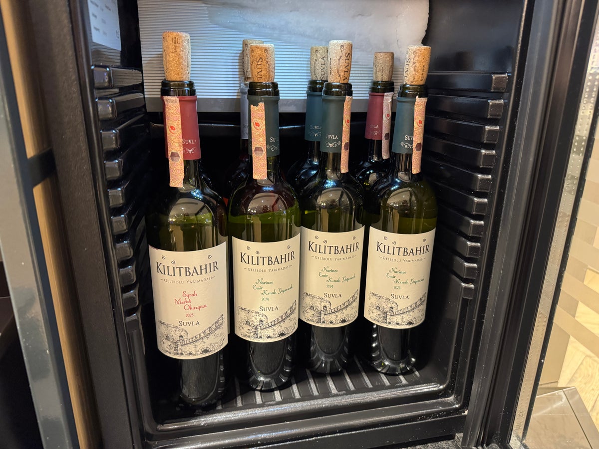 Plaza Premium Bosphorus Lounge SAW wine