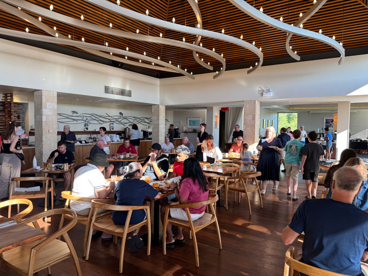 Pullman Bunker Bay Resort breakfast dining room