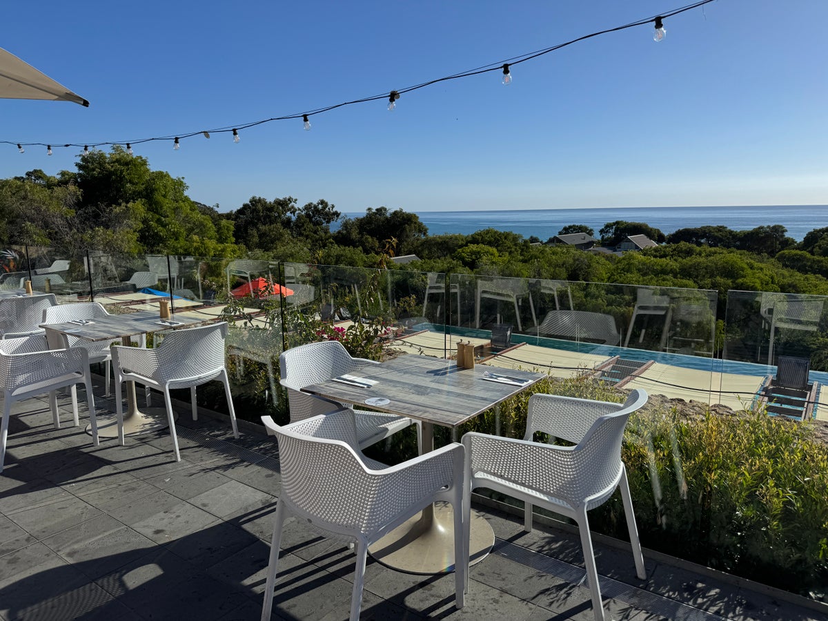 Pullman Bunker Bay Resort breakfast outdoor seating