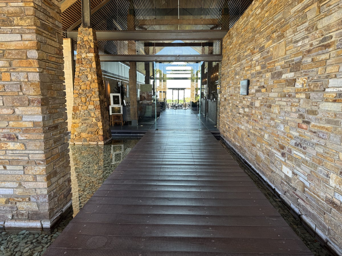 Pullman Bunker Bay Resort entry walkway