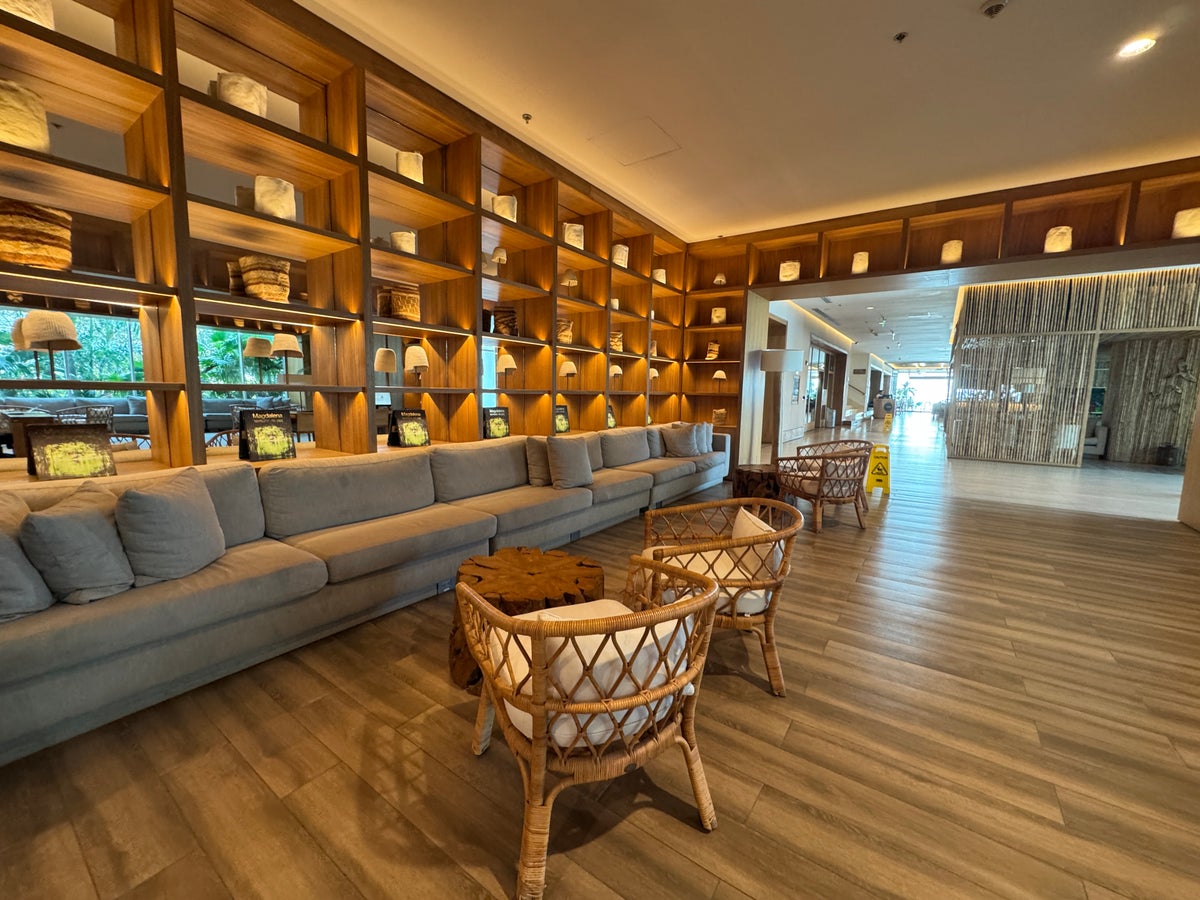 Santa Marta Marriott Lobby Decor