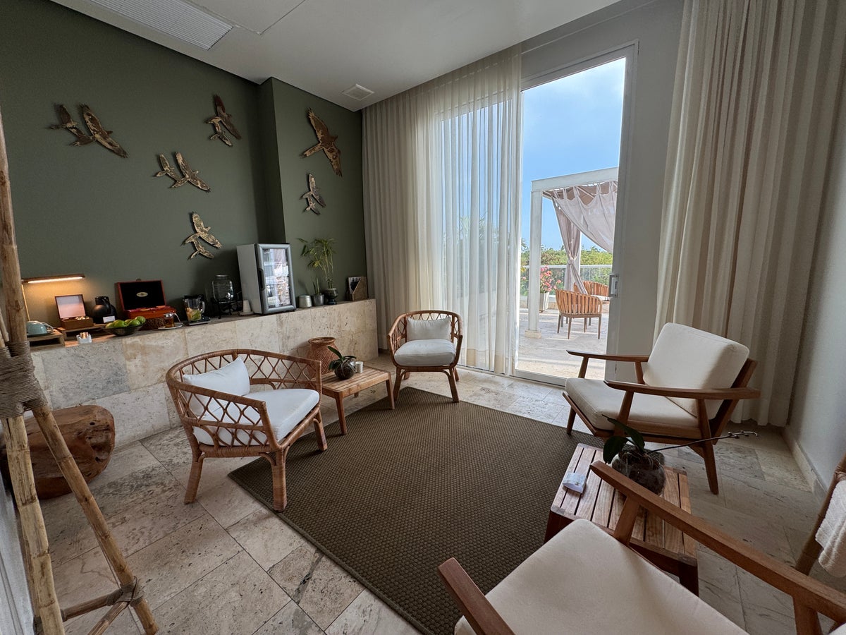 Santa Marta Marriott Spa Seating Area