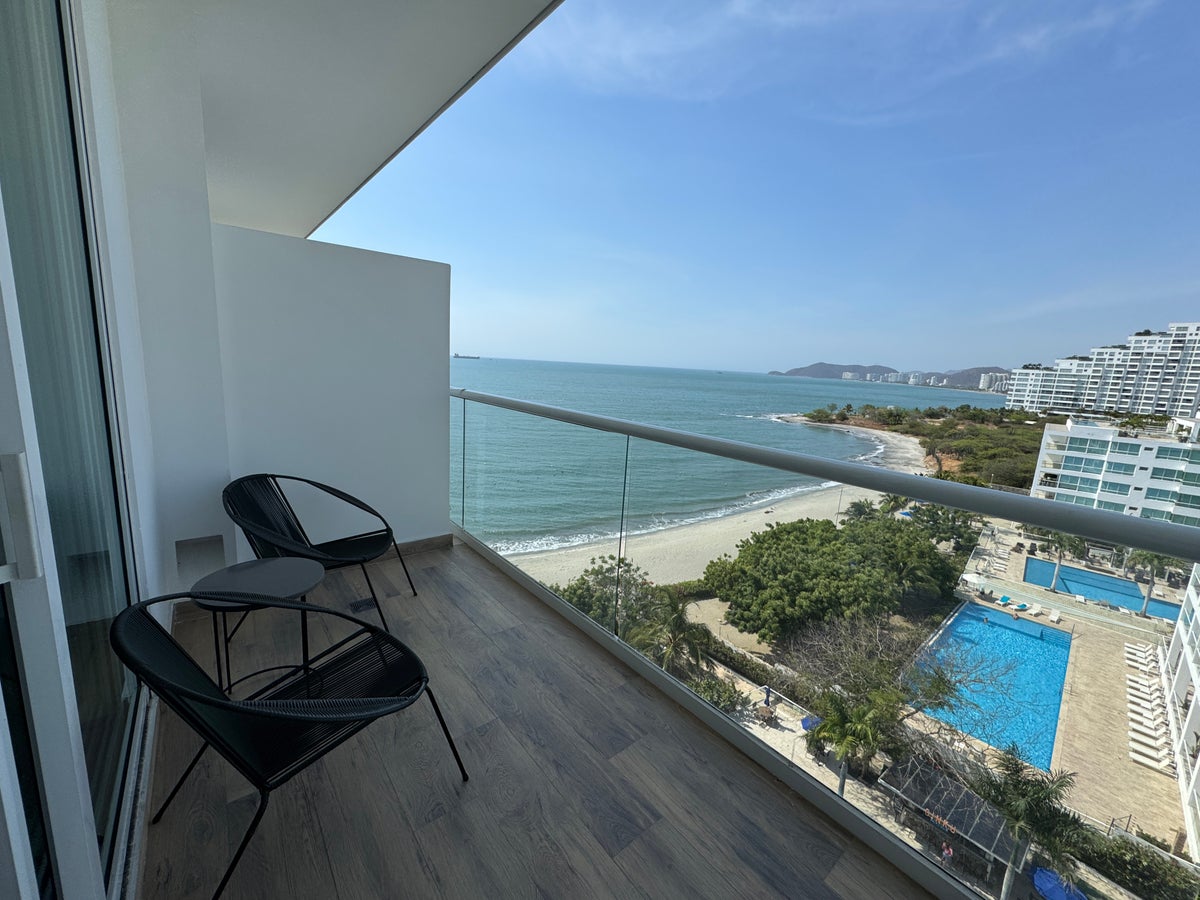 Santa Marta Marriott balcony with 2 chairs and table