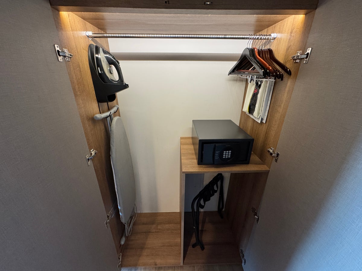 Santa Marta Marriott closet