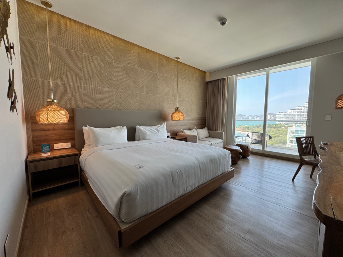 Santa Marta Marriott king bed room