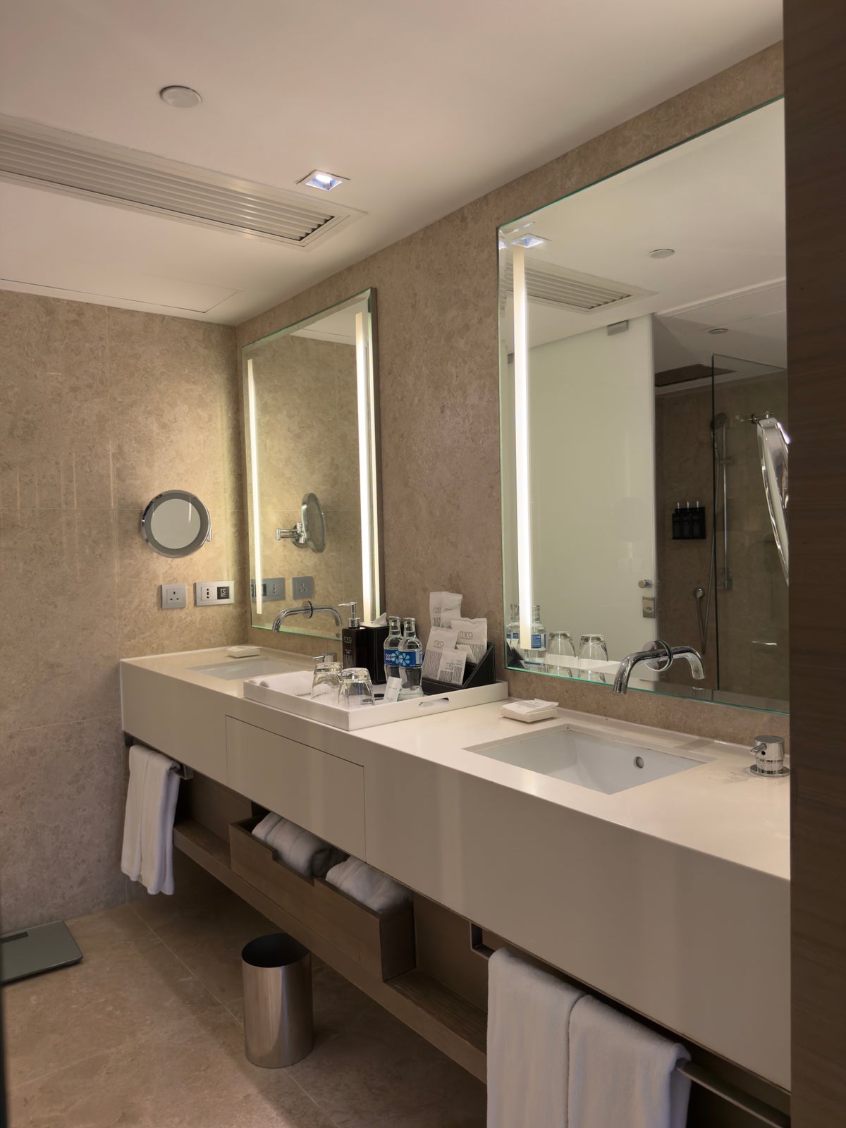 The Mira Hong Kong bathroom vanity