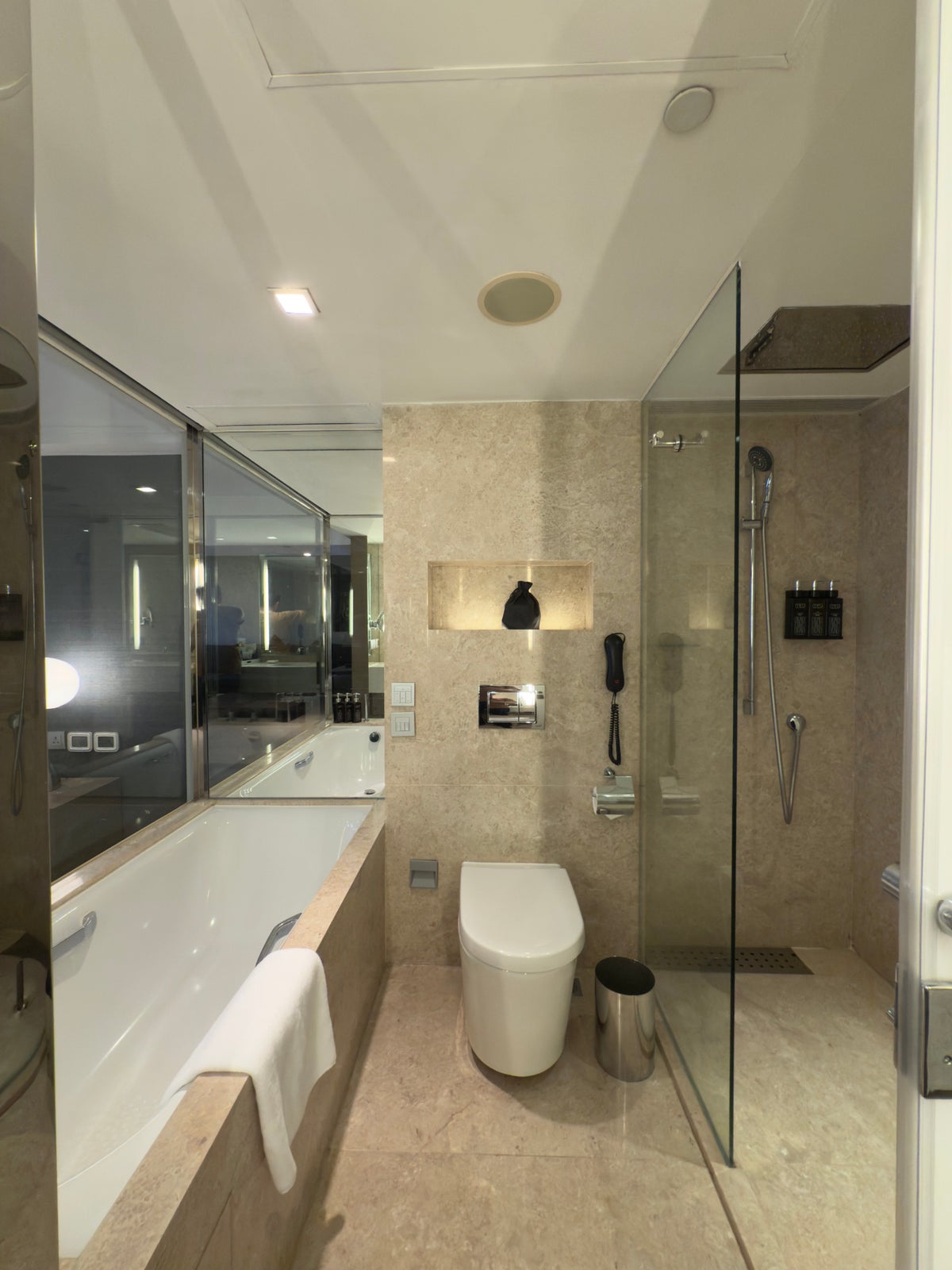 The Mira Hong Kong bathroom