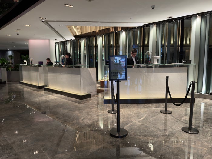 The Mira Hong Kong check in desk