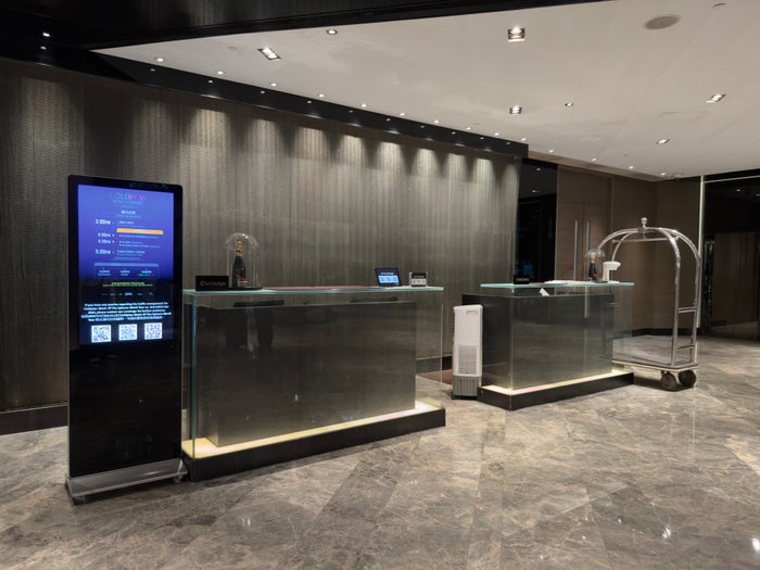 The Mira Hong Kong concierge desk