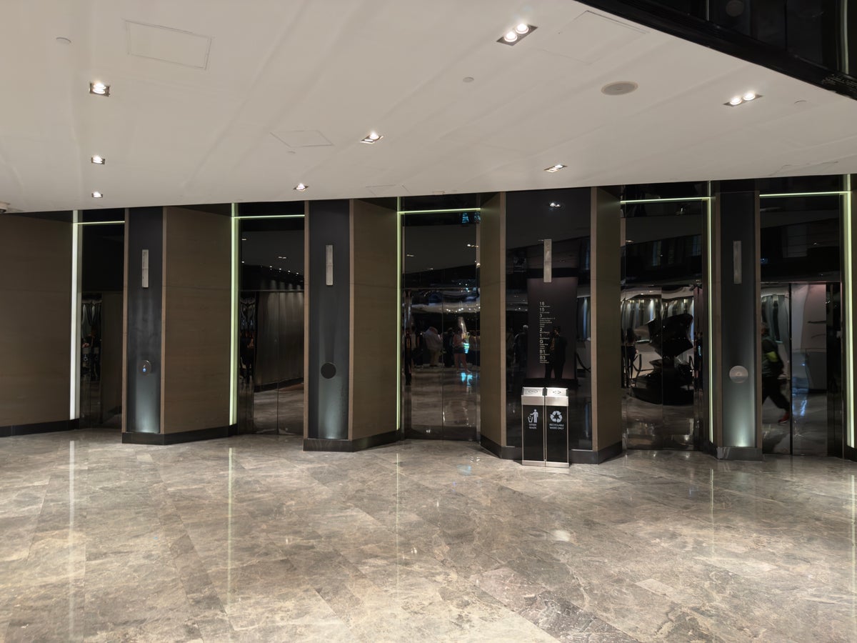The Mira Hong Kong elevators