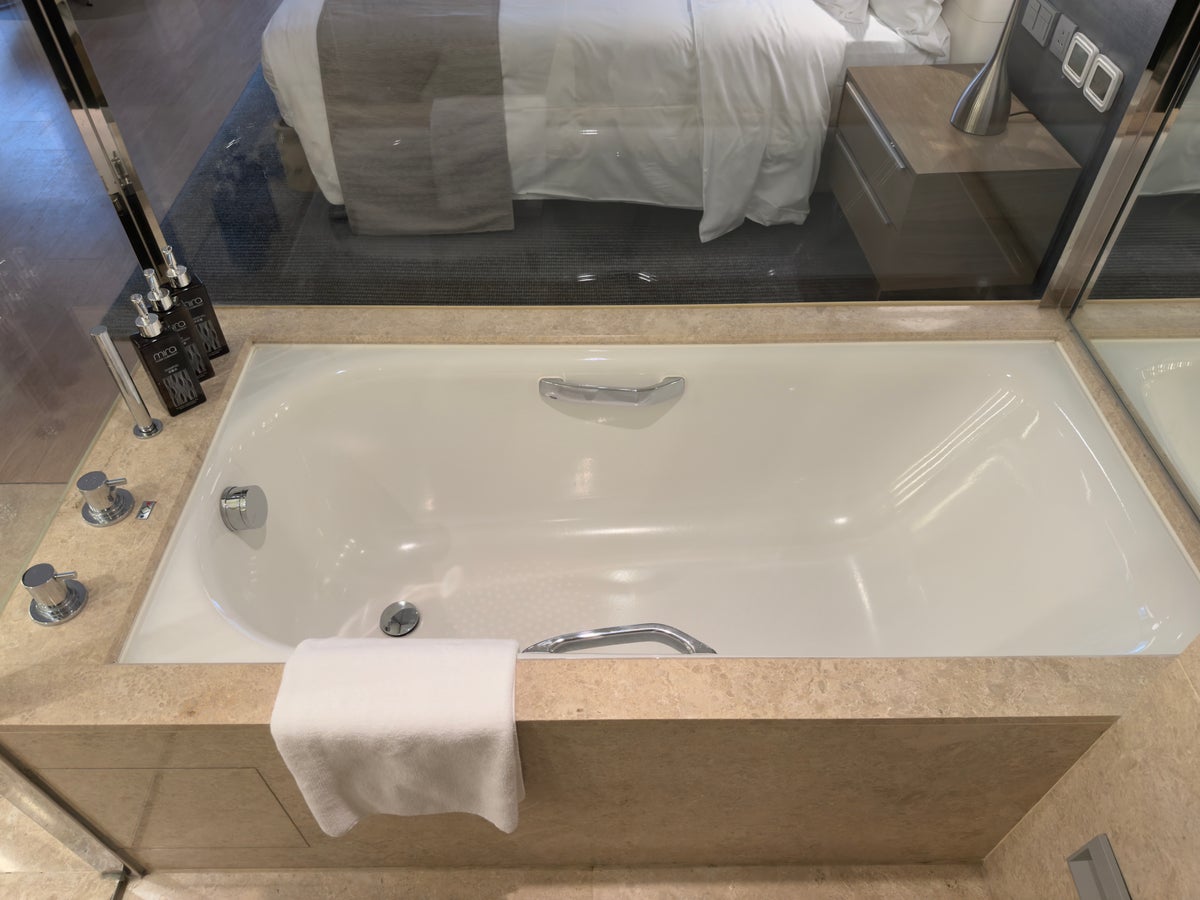 The Mira Hong Kong soaking tub
